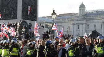 Londra'da Göçmen Karşıtı Eylemde Olaylar: 26 Polis Yaralandı