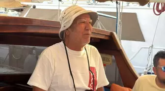 Son Süngercinin 60. Yıl Dalışı: 'Aksona Mehmet' Ege Denizi'nde Yol Alıyor