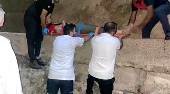 Hatay'da Tarihi Titus Tüneli'nde Düşen Vatandaş Kurtarıldı