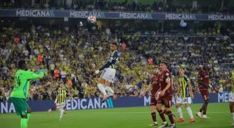 Fenerbahçe, Trabzonspor'u 1-0 Mağlup Etti