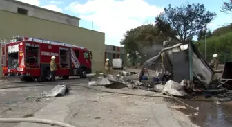 Bakırköy'de Pazar Yerinde Yangın: Tüpler Patladı
