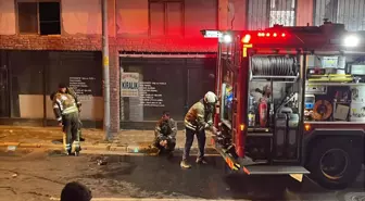 Beyoğlu'nda 5 Katlı Binada Yangın Çıktı