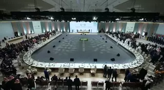 Cumhurbaşkanı Erdoğan, İslam İşbirliği Teşkilatı-Arap Ligi Olağanüstü Zirvesi'ndeki aile fotoğrafı çekimine katıldı