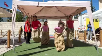 Geleneksel Oyunlar Tırı Sivas'ta Çocukları Eğlendirdi