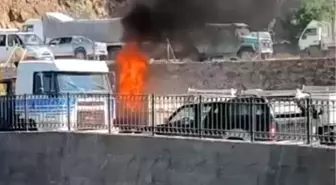 Gümüşhane'de Park Halindeki LPG'li Otomobil Yangında Kullanılamaz Hale Geldi