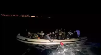 Karaburun açıklarında 33 düzensiz göçmen kurtarıldı