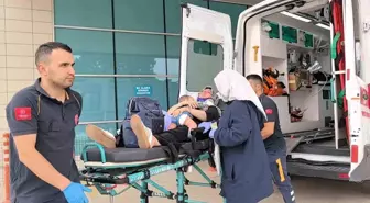 Bursa'da Kontrolden Çıkan Otomobil Kafeye Çarptı: 4 Yaralı