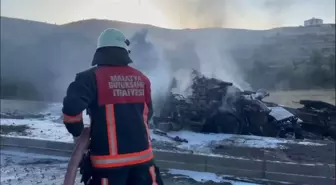 Malatya'da TIR Kazası: Gübre Yüklü TIR alev aldı