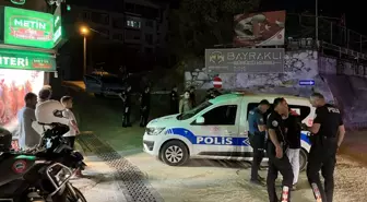 İzmir'de Tartışma Kanlı Bitti: Eşini Vuran Şüpheli Kendini de Yaraladı