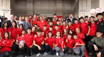 A Milli Basketbol Takımı Gümüş Madalya ile Döndü