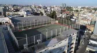 Adana'nın Çatısında Futbol Keyfi: Eşsiz Manzarada Yeşil Sahalar