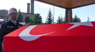 Aort Damarı Yırtılan Trafik Polisi Selçuk Durmaz Son Yolculuğuna Uğurlandı