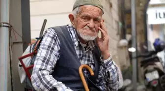 96 Yaşındaki Şemsiye Tamircisi, Çalışmaya Doymuyor