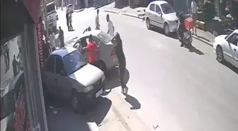 Eskişehir'de Park Halindeki Araca Çarpan Araç, Çocuğu Sıkıştırdı