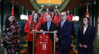 Cumhurbaşkanı Erdoğan, A Milli Kadın Voleybol Takımı'nı Kabul Etti