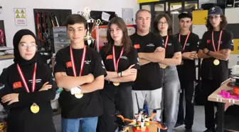 Kayseri'deki Öğrenciler İnsansız Hava Aracıyla TEKNOFEST'te Birinci Oldu