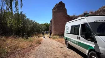 İznik'te Tarihi Surların Dibinde Erkek Cesedi Bulundu