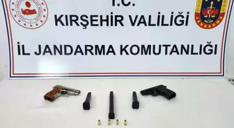 Kırşehir'de Ruhsatsız Silah Taşıyan İki Şüpheli Yakalandı
