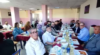 Altıntaş'ta öğretmen ve öğrenciler gazilerle bir araya geldi