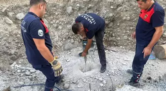 Gider Borusuna Sıkışan Yavru Kedi Kurtarıldı