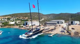 Bodrum'da 7 Yılda İnşa Edilen 'Oğuz Khan' Yelkenli Tekne Denize İndirildi