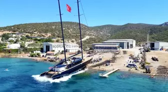 Bodrum'da 978 Milyon TL Değerinde Lüks Yelkenli 'Oğuz Khan' Denize İndirildi