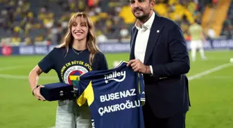 Dünya Boks Şampiyonası'nda Madalya Kazanan Boksörlere Fenerbahçe'den Plaket