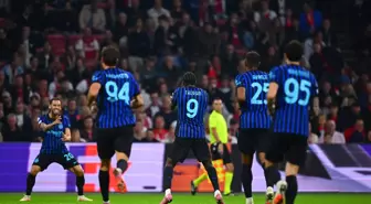 Hakan Çalhanoğlu, Inter ile Ajax'ı 2-0 Geçti