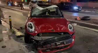 Kadıköy'de Otomobil Takla Attı, İki Yaralı