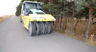 Kars'ta Köy Yollarına Beton Asfalt Çalışmaları Devam Ediyor