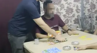 Adana'da Kumar Baskınında 49 Kişiye 453 Bin TL Ceza