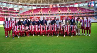 Antalyaspor, Yeni Transferlerini ve Genç Yeteneklerini Taraftarına Tanıttı