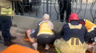 Beyoğlu'nda Tramvay Kazası: Yaya Hastaneye Kaldırıldı