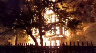 Tarihi Keyvanlar Konağı Yangında Kül Oldu