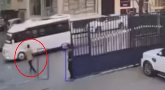 Bursa'da Park Halindeki Minibüs Kendiliğinden Hareket Etti