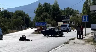 Burdur Gölhisar'da Motosiklet ve Otomobil Çarpıştı: Bir Yaralı
