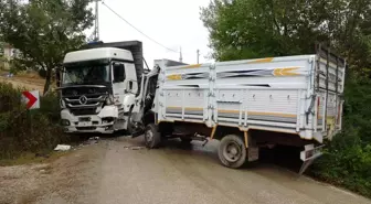 Kastamonu'da Kafa Kafaya Çarpışma: 2 Yaralı