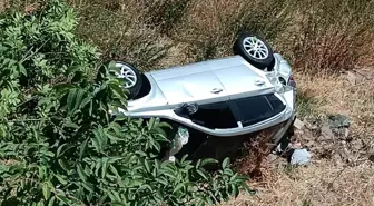 Bitlis'te Otomobil Kontrolden Çıktı: 2 Yaralı