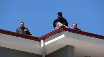 Malatya'da İşçi, Alacak İddiasıyla Apartmanın Çatısına Çıktı