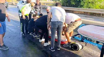 Antalya'da Motosiklet İş Makinesine Çarptı: Sürücü Ağır Yaralı