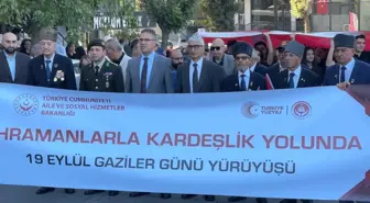 Gaziler Günü'nde Avcılar'da Yürüyüş Düzenlendi