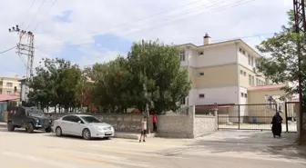 Van'da boşanma aşamasındaki kişi, sınıfta kayınbiraderi zannedip öğretmeni bıçakladı