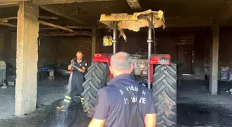 Adıyaman'da Depoda Park Halindeki Traktör Yandı