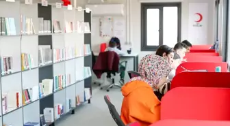 Türk Kızılay, Depremzede Öğrencilere Destek Olmaya Devam Ediyor