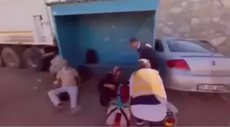 Elazığ'da Durağa Çarpan Otomobilde 1'i Ağır 6 Yaralı