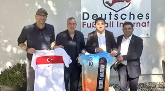 TFF'yi Temsil Eden Bayraktar ve Aybaba Almanya'da Akademileri Ziyaret Etti