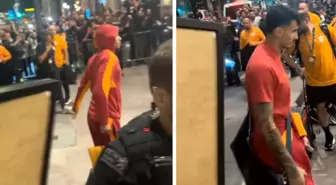Maç sonuna damga vuran görüntü! Galatasaray taraftarı faturayı iki isme kesti
