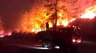 Muğla'da Peş Peşe Yangınlar: 4 Yangın Söndürüldü, 3 Yangınla Mücadele Devam Ediyor