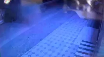 Hatay'da Kontrolden Çıkan Otomobil Ağaca Çarptı: 3 Yaralı