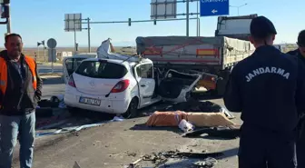 Aksaray'da Trafik Kazası: Anne Hayatını Kaybetti, Oğul Ağır Yaralı